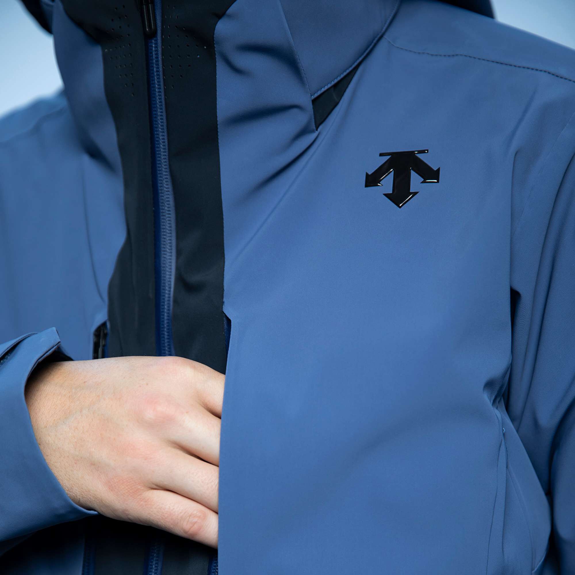 DESCENTE | SWISS JACKET