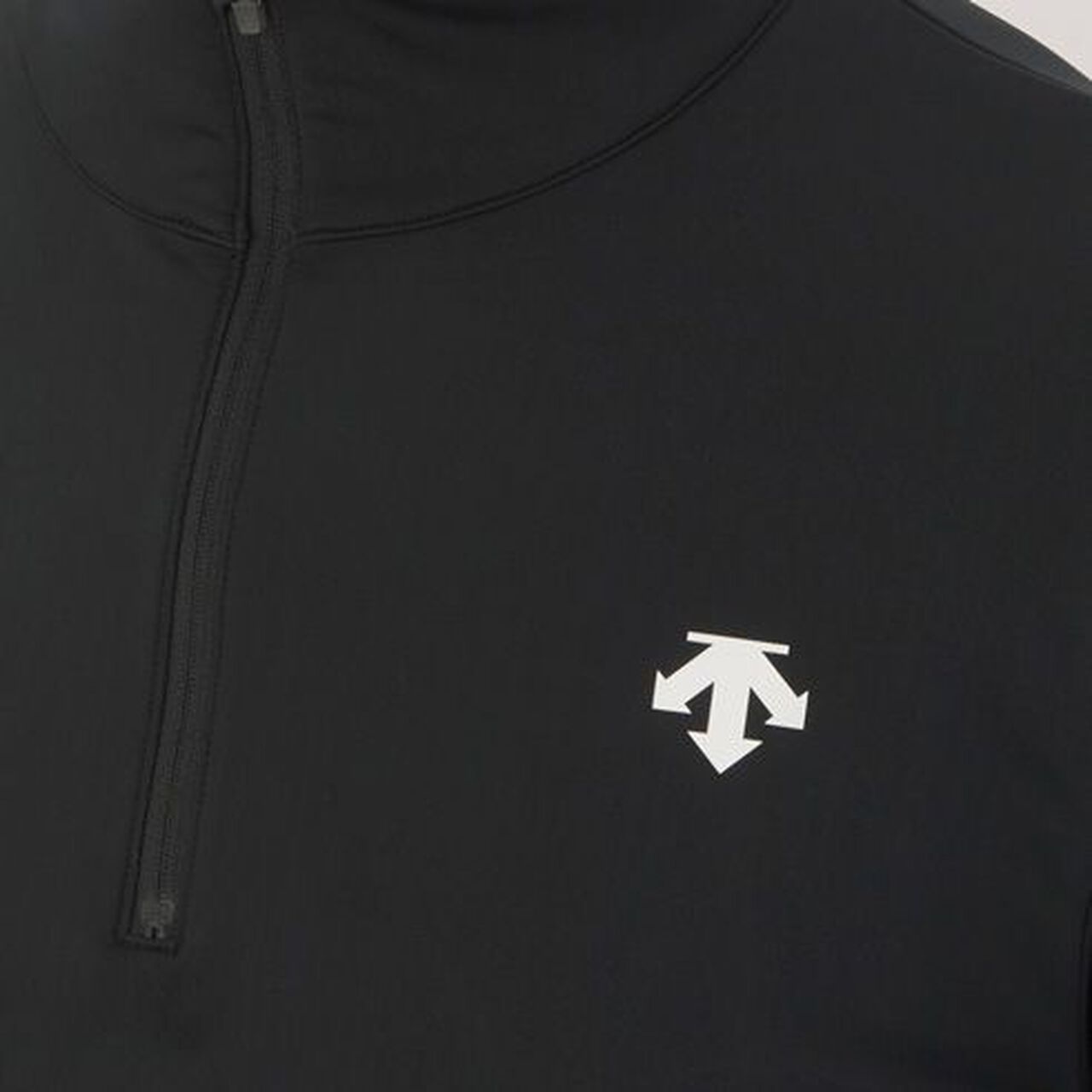 SLEEVE LOGO T-NECK image number 8