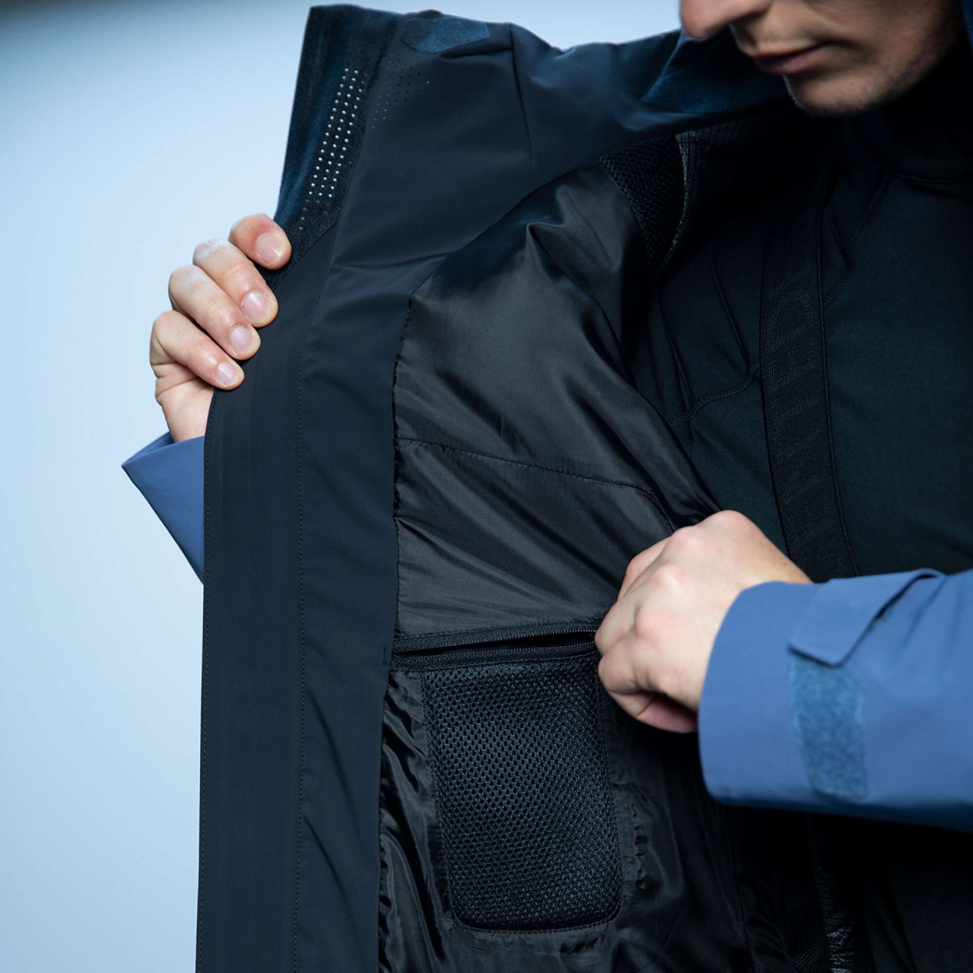 DESCENTE | SWISS JACKET